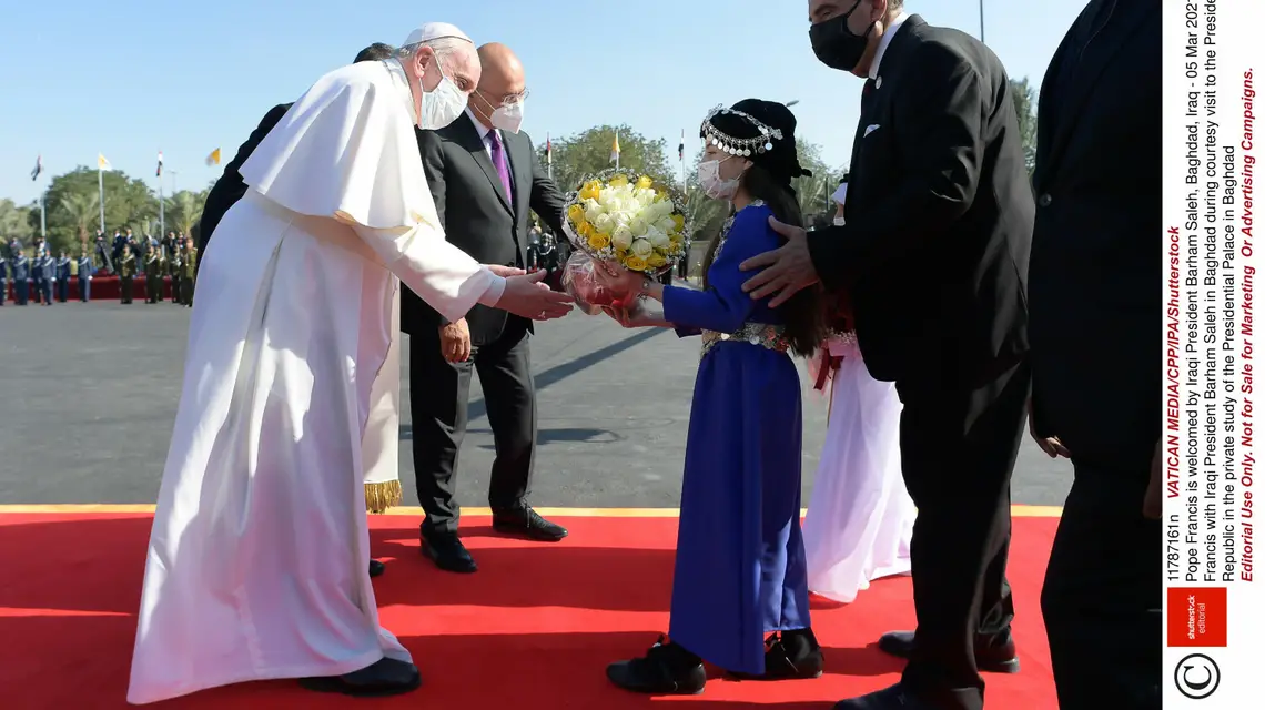 Powitanie Franciszka na lotnisku w Bagdadzie, 5 marca 2021 r. / Fot. VATICAN MEDIA / EAST NEWS / 