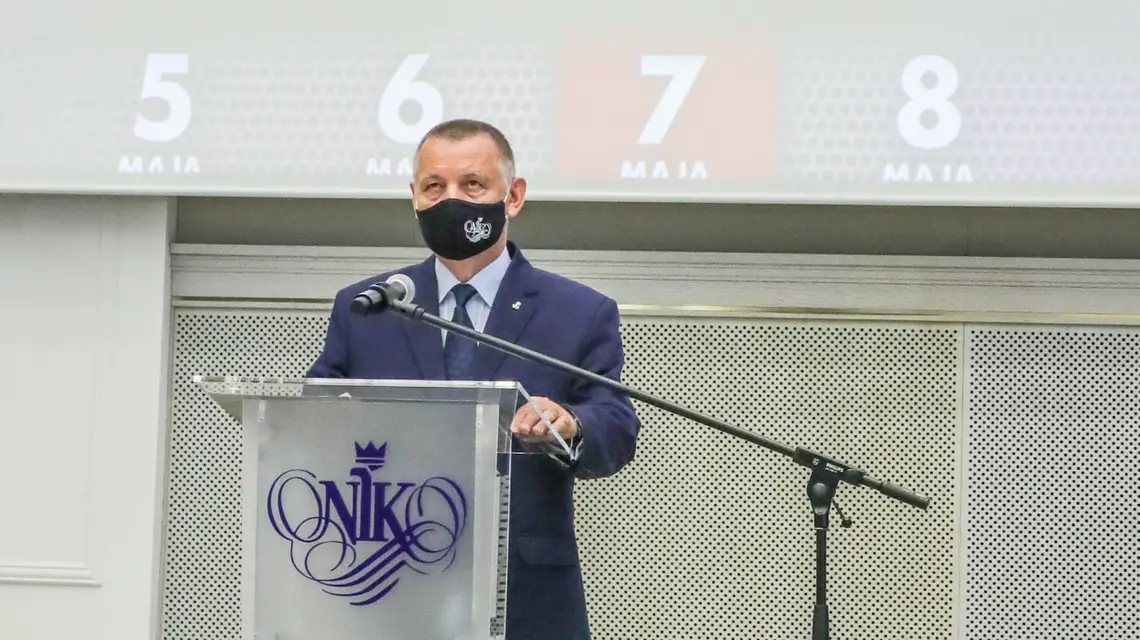 Marian Banaś prezentuje raport NIK w sprawie wyborów korespondencyjnych, Warszawa, 13 maja 2021 r. / Fot. Piotr Molecki / East News / 