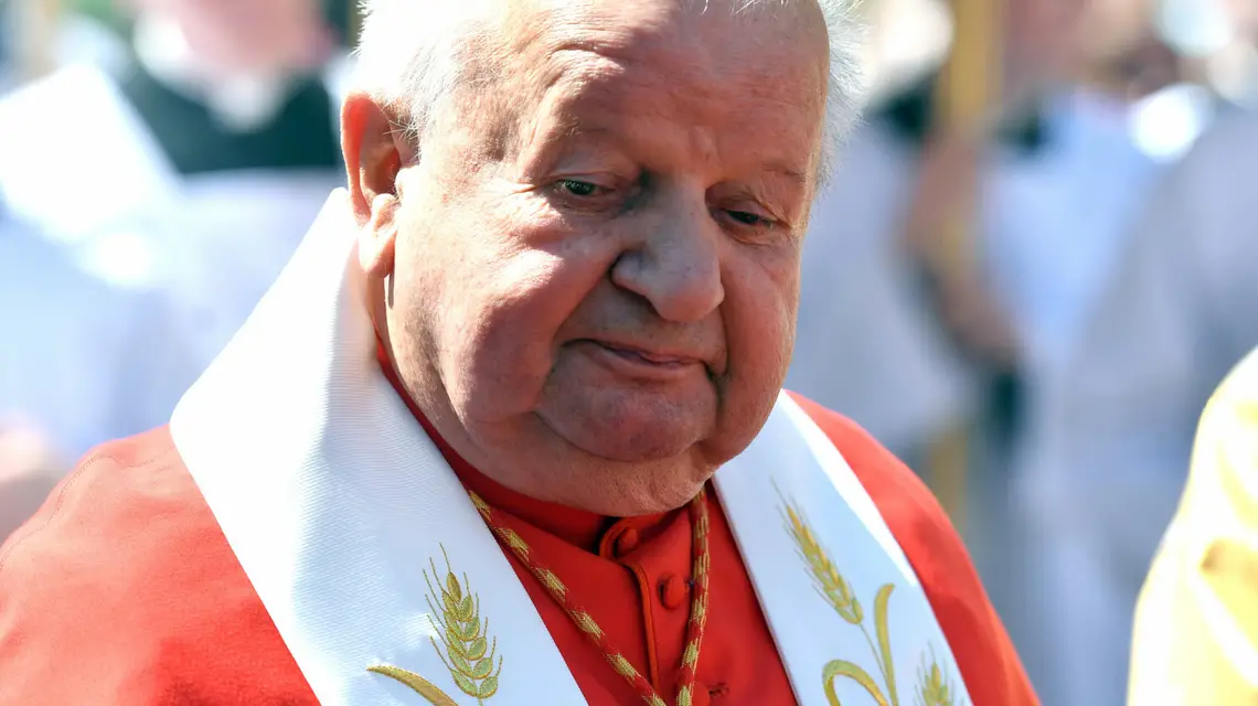 Kard. Stanisław Dziwisz podczas procesji Bożego Ciała w Krakowie, 3 czerwca 2021 r. / / fot. Artur Barbarowski / East News