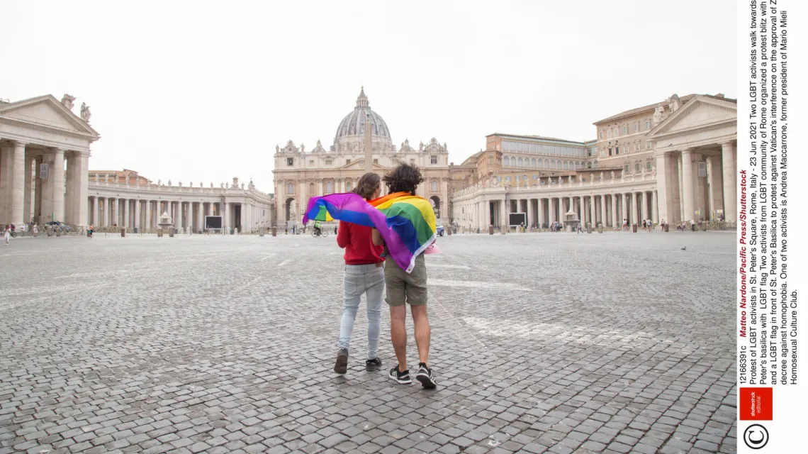 Protest aktywistów LGBT na Placu Św. Piotra, Watykan 23 czerwca 2021 r. / FOT. Matteo Nardone/Pacific Press/Shutterstock / Rex Features/East News / 