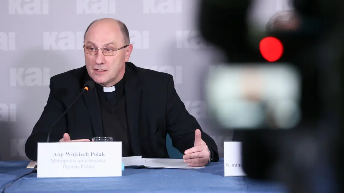 Abp Wojciech Polak podczas debaty „Kościół w Polsce wobec migrantów i uchodźców”, Warszawa, 24 listopada 2021 r. / FOT. Pawel Wodzynski/East News / 