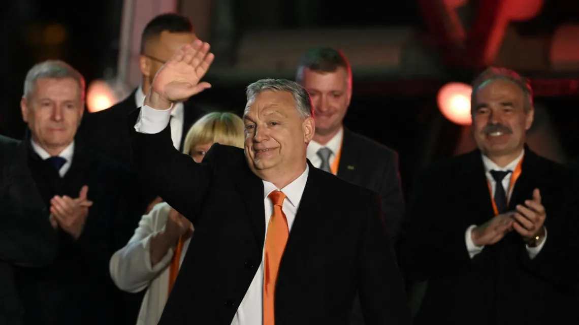 Viktor Orbán świętuje czwarte z rzędu wygrane wybory. Budapeszt, 3 kwietnia / fot. ATTILA KISBENEDEK/AFP/East News / 