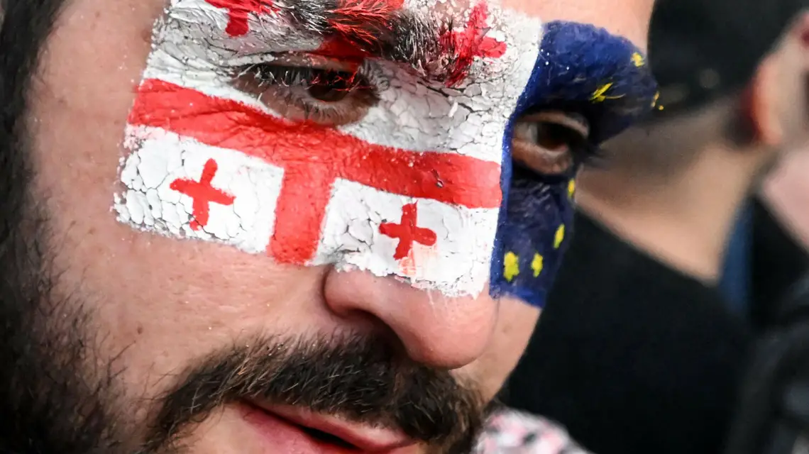 Protesty w Tbilisi, 3 lipca 2022 r. Fot. VANO SHLAMOV/AFP/East News / 