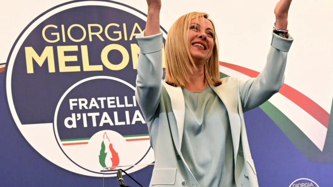 Liderka Braci Włochów, Giorgia Meloni, przemawia w noc wyborczą w siedzibie swojej partii w Rzymie, 26 września 2022 r. / FOT. ANDREAS SOLARO/AFP/East News / 
