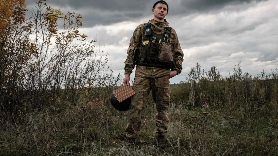 Ukraiński żołnierz na pozycjach pod Charkowem / YASUYOSHI CHIBA/AFP/East News