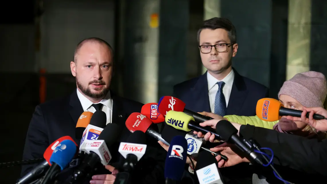 Komunikat rządu po spotkaniu Komitetu ds. Bezpieczeństwa Narodowego przekazują szef BBN Jacek Siewiera i rzecznik rządu Piotr Muller, 15 listopada 2022 r. Fot. Piotr Molecki/East News / 