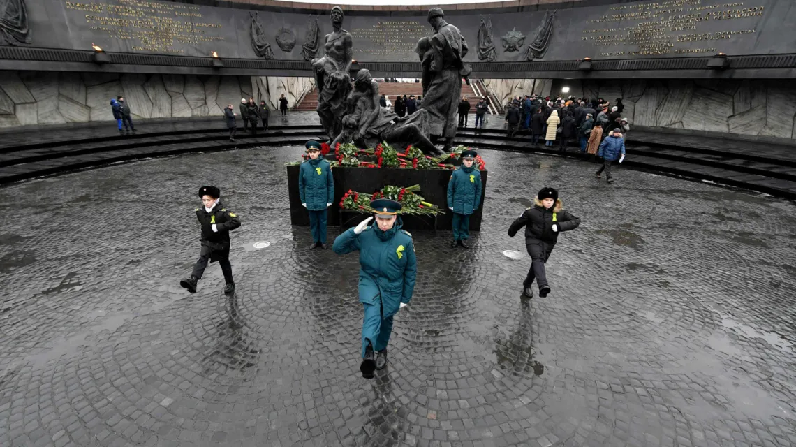 Kadeci podczas ceremonii na Placu Zwycięstwa w Sankt Petersburgu w 80 rocznicę przełamania oblężenia Leningradu / fot. OLGA MALTSEVA/AFP/East News / 