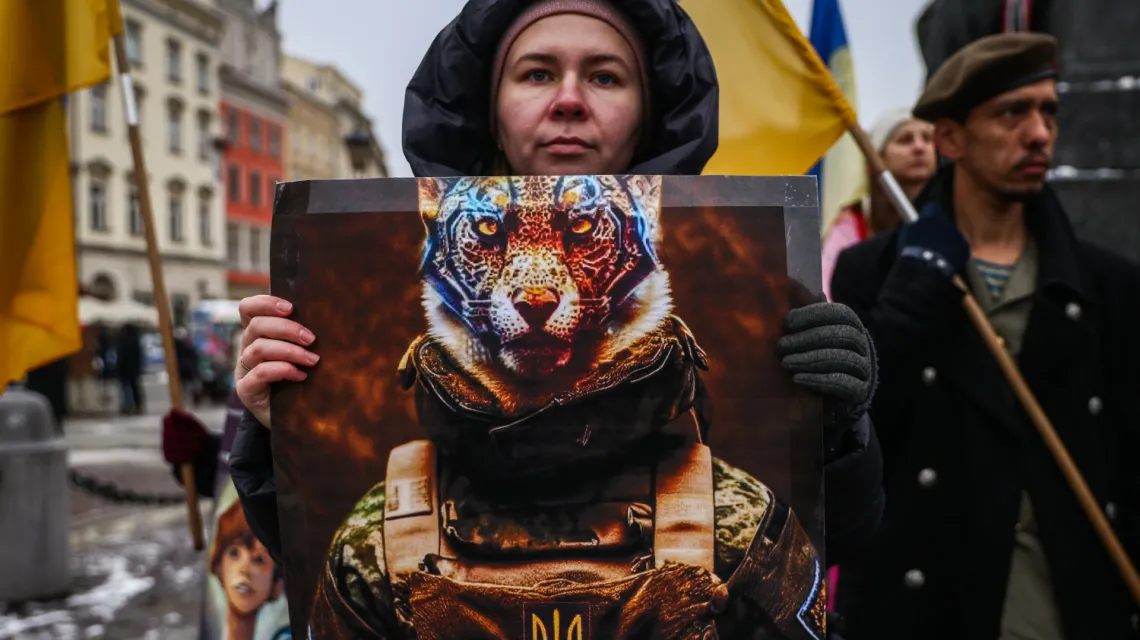 Demonstracja na Rynku Głównym w Krakowie w Dniu Jedności Ukrainy, 22 stycznia 2023 r. / fot. Beata Zawrzel/REPORTER / 