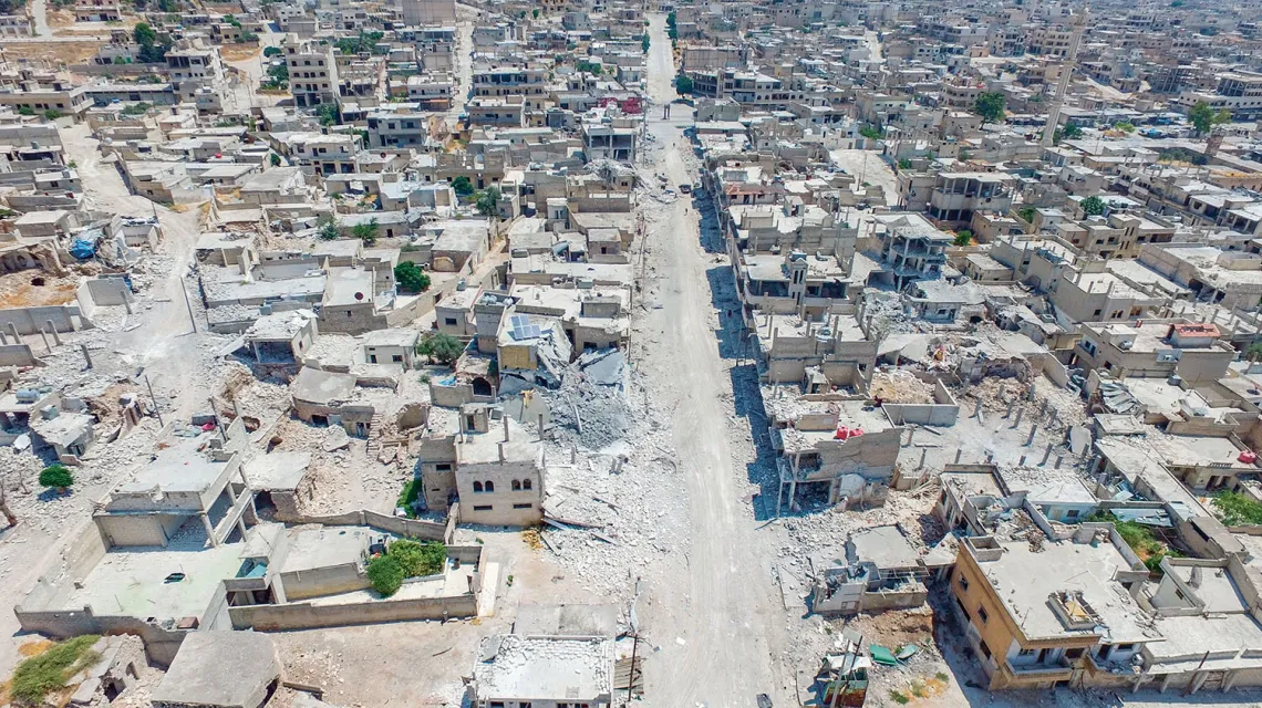Widok na miasto Chan Szajchun  w syryjskiej prowincji Idlib, 3 sierpnia 2019 r. / IZEDDIN IDILBI / ANADOLU AGENCY / GETTY IMAGES