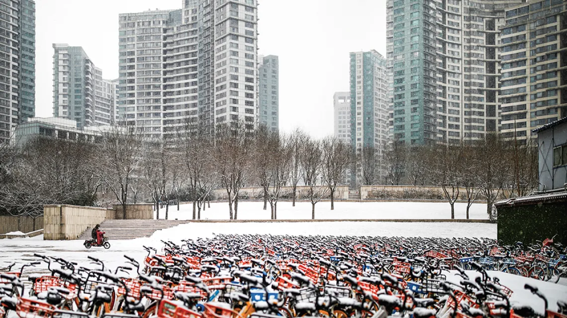 Pod wypożyczalnią rowerów, Pekin,  5 lutego 2019 r. / CARLOS GARCIA RAWLINS / Reuters / Forum