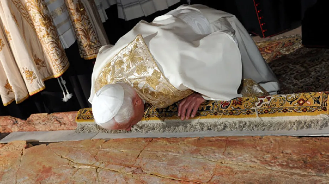 Benedykt XVI w Bazylice Grobu Bożego, Jerozolima 15 maja 2009 r. /fot. KNA-Bild / 