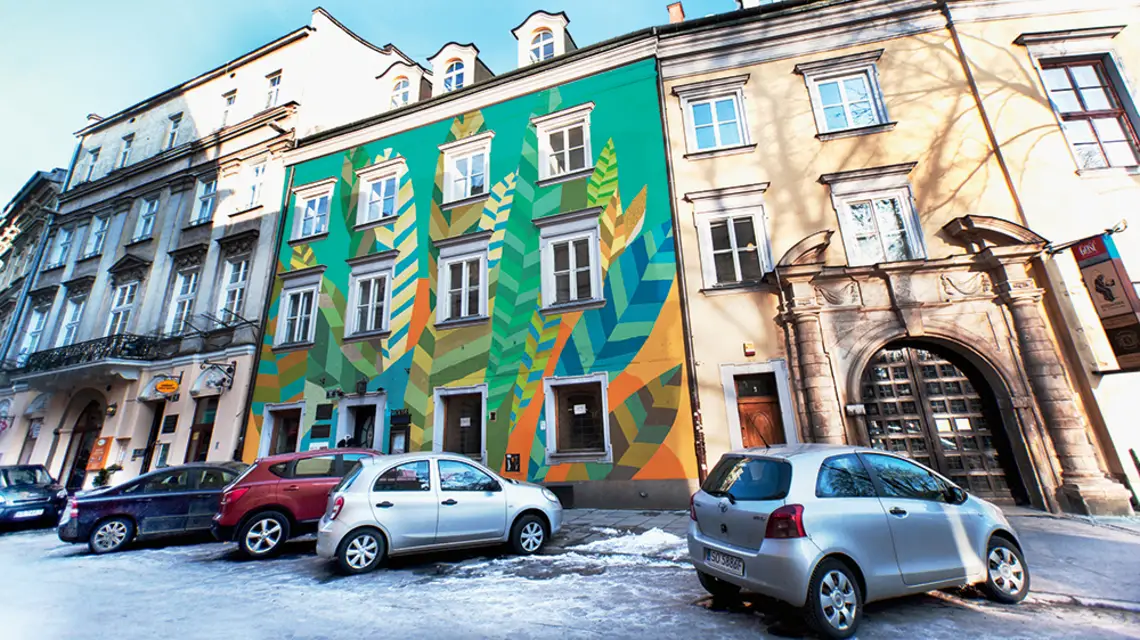 Projekt muralu dla Wiślnej 12: wrocławski artysta Wojtek Kołacz Otecki / Fot. Grażyna Makara / Publikacja: „Gazeta Wyborcza Kraków, 1 kwiernia 2013 r. Na primaaprilisowy żart nabrały się nawet władze miasta. / 