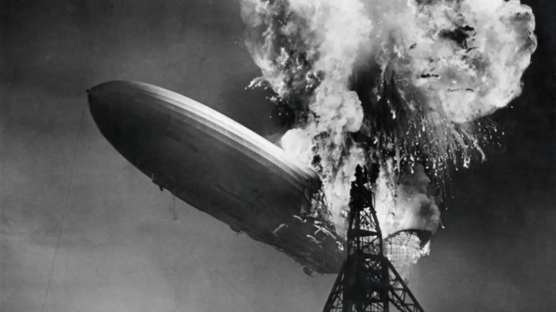 Katastrofa „Hindenburga” w bazie Lakehurst, New Jersey, 6 maja 1937 roku / / domena publiczna
