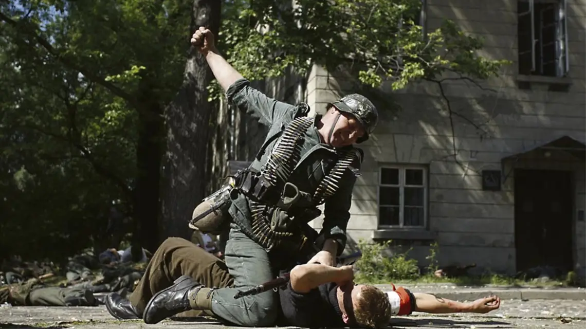 „Grenadier” na warszawskiej Cytadeli – rekonstrukcja powstania warszawskiego. 28 maja 2012 r. / fot. Adam Guz / Reporter