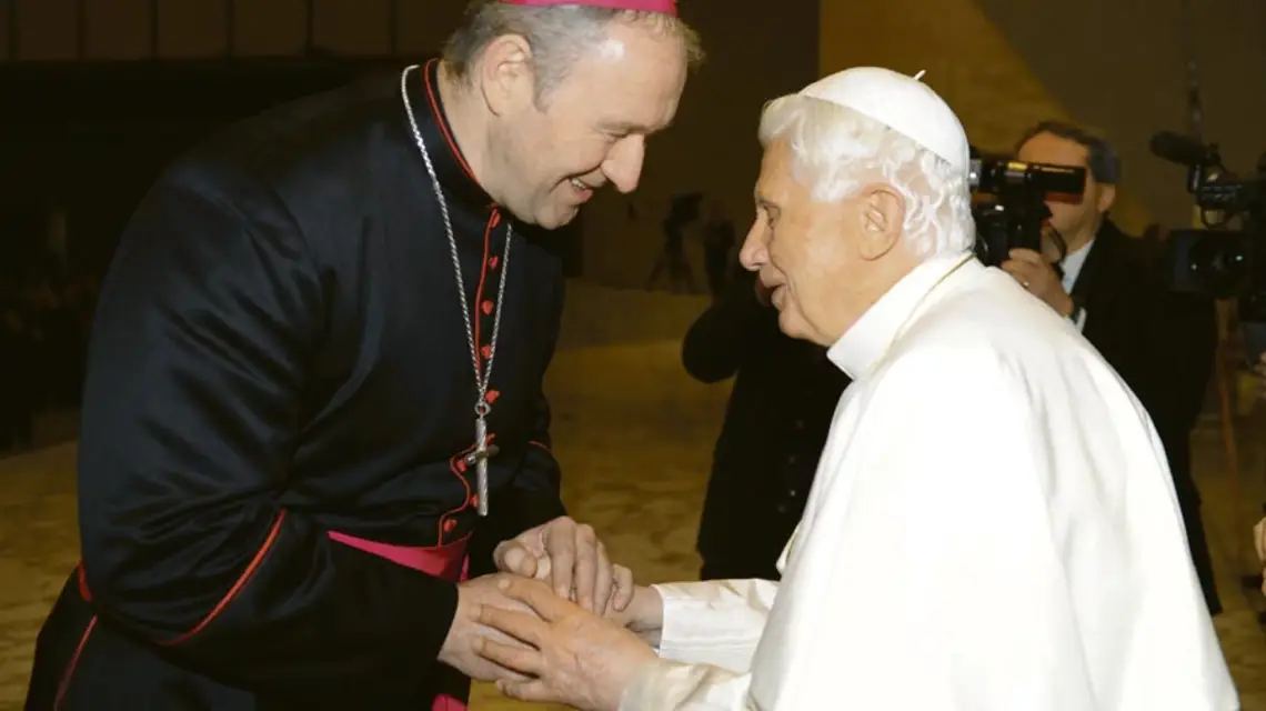 Abp. Róbert Bezák na audiencji generalnej. Watykan, 15 lutego 2012 r. / fot. Trnavska Arcidiecéza