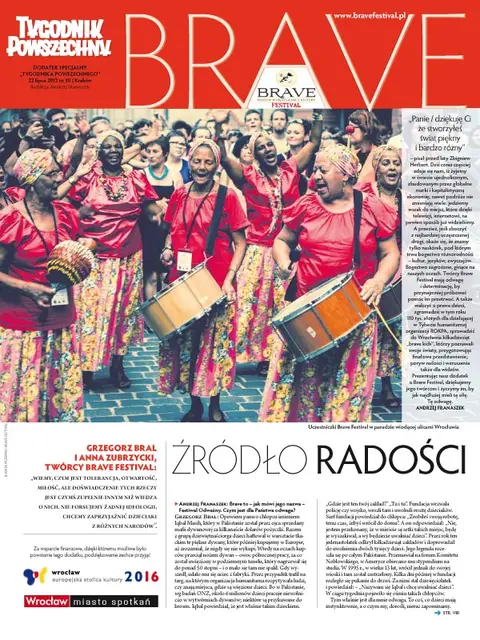 Na zdjęciu: uczestniczki Brave Festival w paradzie wiodącej ulicami Wrocławia / Okładka dodatku "Brave Festival", "TP" 30/2012