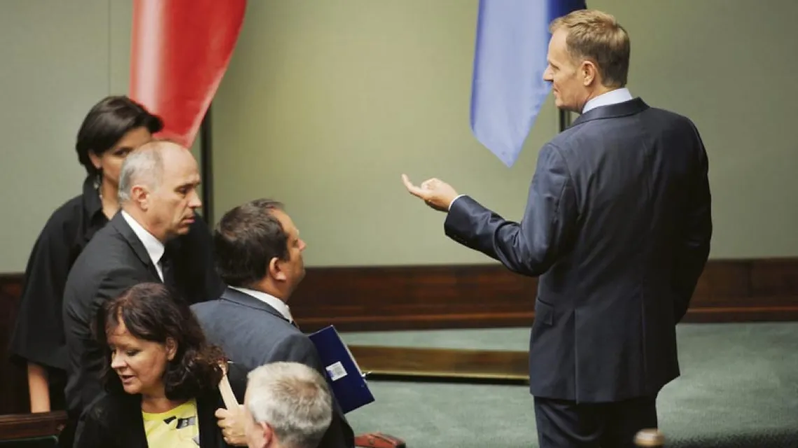 Donald Tusk w trakcie debaty sejmowej poświęconej aferze Amber Gold, Warszawa, 30 sierpnia 2012 r. / Fot. Witold Rozbicki / REPORTER