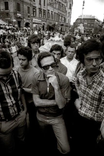 Pier Paolo Pasolini podczas demonstracji w obronie praw Basków, zorganizowanej przez Komunistyczną Partię Włoch. Rzym, 1972 r. / Fot. Leemage / East News