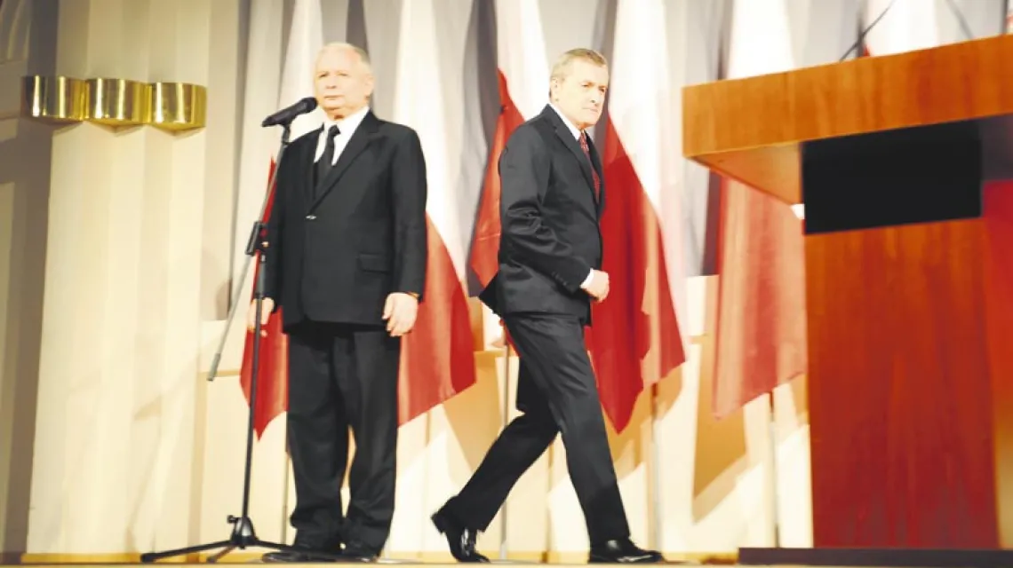 Jarosław Kaczyński i jego kandydat na premiera, prof. Piotr Gliński, Warszawa, 1 października 2012 r. / Fot. Witold Rozbicki / REPORTER