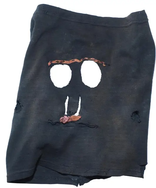 Wystawa pt. „Eter”, otwarta w siedzibie Fundacji Archeologia Fotografii w Warszawie (ul. Andersa 13, klatka VII), jest jej pierwszą solową wystawą w Polsce. Kuratorem ekspozycji, przeznaczonej tylko dla osób pełnoletnich, jest Adam Mazur. / 