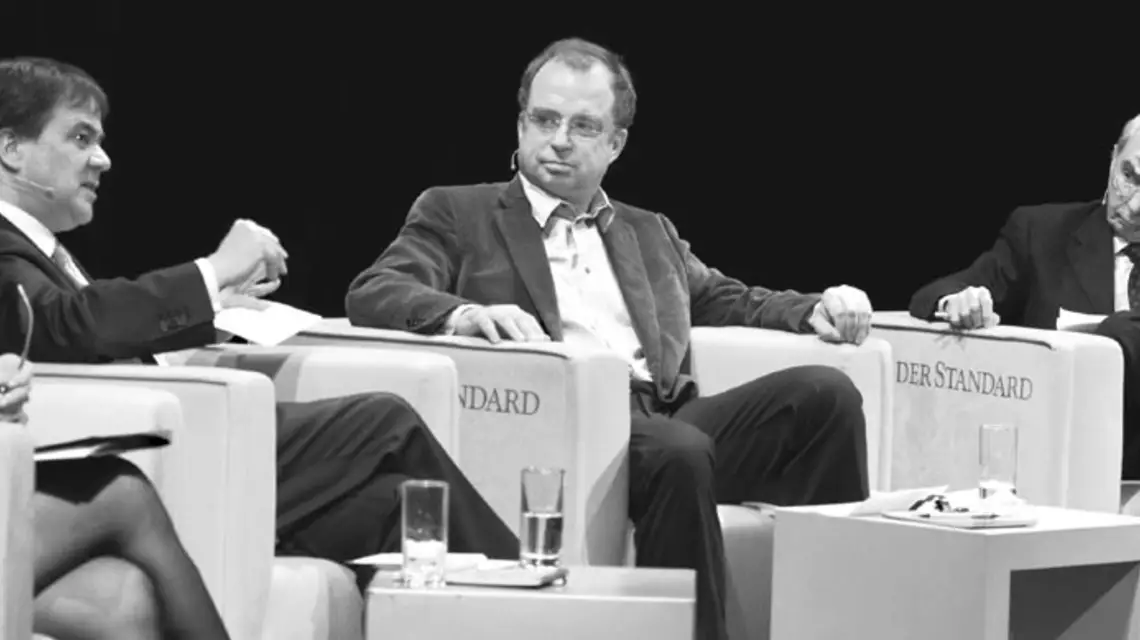 Debata w wiedeńskim Burgtheater: Minister ds. Integracji Nadrenii Północnej Westfalii Armin Laschet, Krzysztof Michalski, były premier Włoch Giuliano Amato. 21 marca 2010 r. / Fot. Philipp Steinkellner / IWM