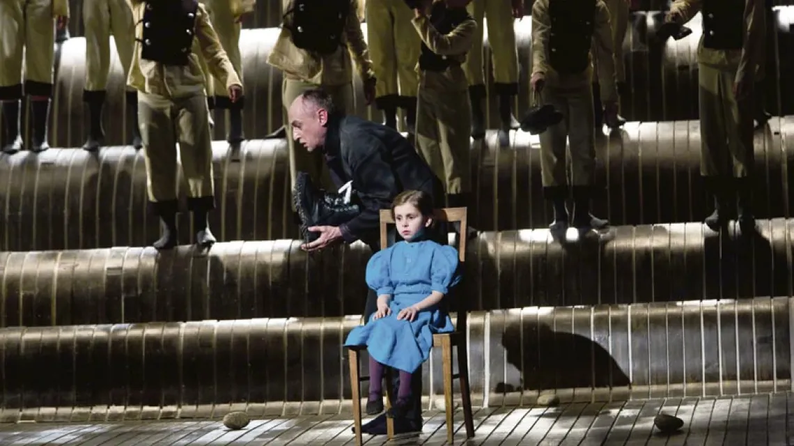  „Qudsja Zaher” w reżyserii Eimuntasa Nekrošiusa / Fot. Krzysztof Bieliński / Teatr Wielki – Opera Narodowa