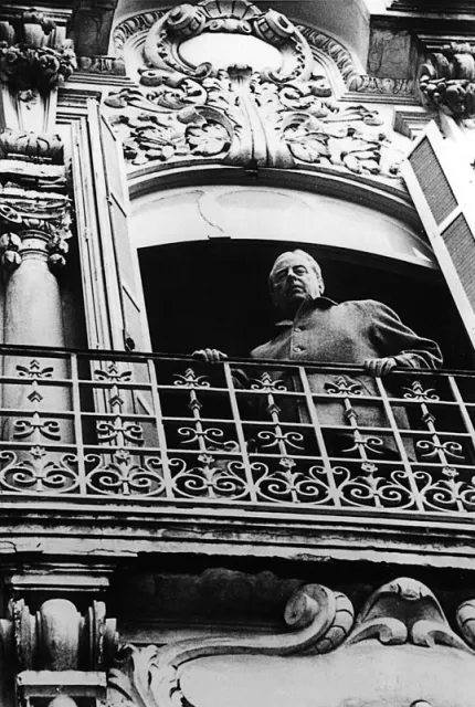 Witold Gombrowicz, Vence koło Nicei, 1965 r. / Fot. Bohdan Paczowski / MUZEUM LITERATURY / EAST NEWS