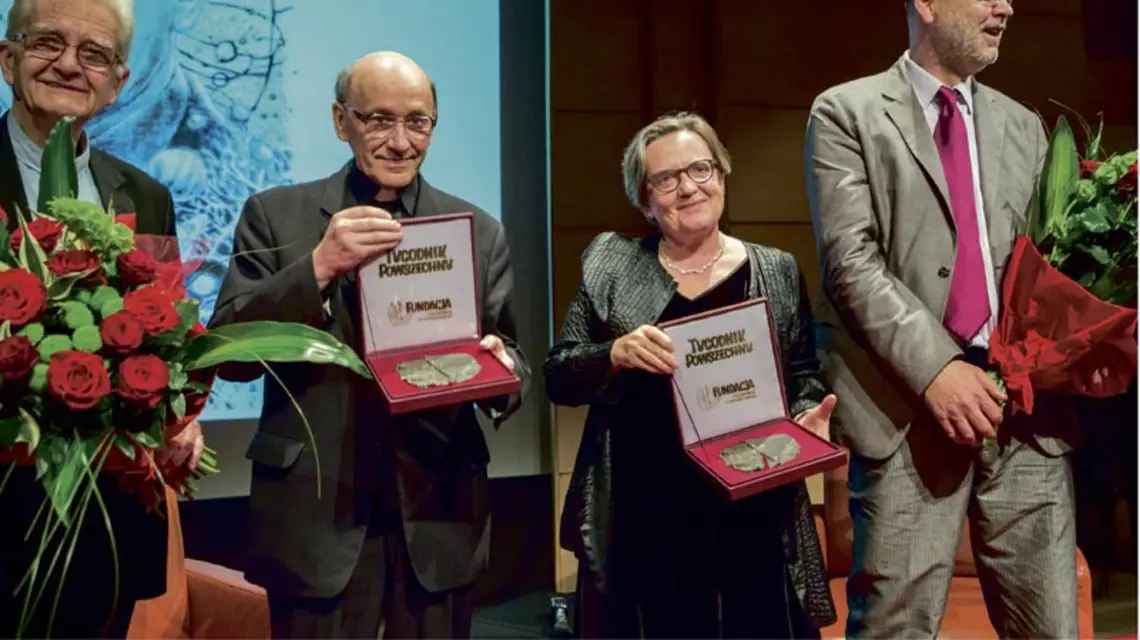 Ks. Adam Boniecki, ks. prof. Michał Heller, Agnieszka Holland i Piotr Mucharski. 15 czerwca 2013 r. / fot. Stanisław Rozpędzik dla "TP"