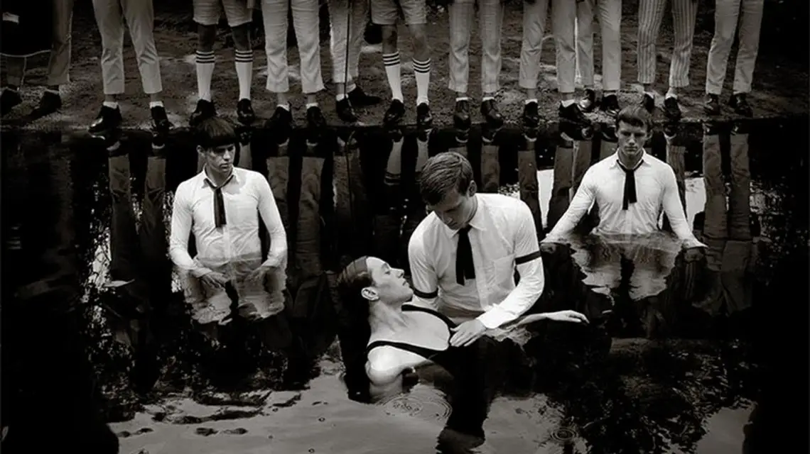 Kadr z filmu wideo „The Spetemberists” (reż. Anthony Goicolea, 2006 r.) / Fot. Dzięki uprzejmości artysty i Postmasters Gallery