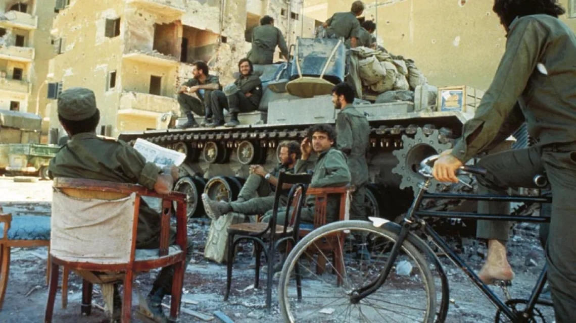 Gdy minęło już zagrożenie: izraelscy żołnierze w końcowej fazie wojny Jom Kipur; październik 1973 r. / Fot. David Rubinger / TIME LIFE PICTURES / GETTY IMAGES