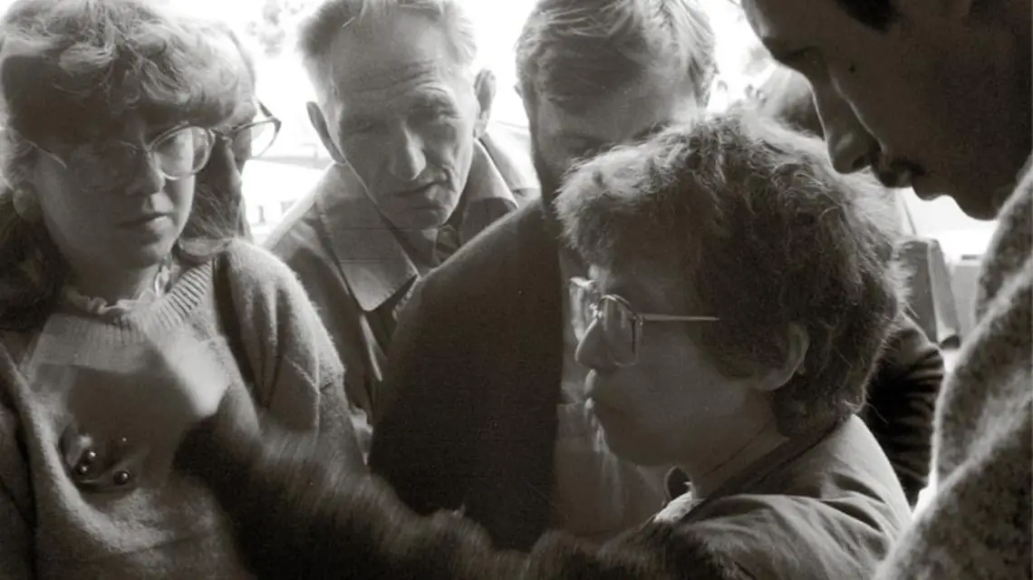 W sierpniu 1988 r. w kościele św. Maksymiliana Kolbego w krakowskich Mistrzejowicach odbyła się Międzynarodowa Konferencja Praw Człowieka. Na zdjęciach – przybyła wówczas z Paryża Natalia Gorbaniewska. / Fot. Andrzej Stawiarski