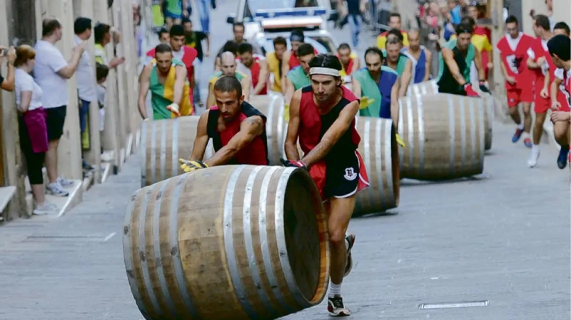Bravio delle Botti – coroczne wyścigi z beczkami wina w Montepulciano. / Fot. Daniele La Monaca / EAST NEWS
