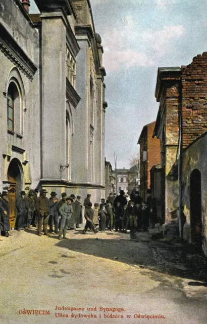 Ulica Żydowska w Oświęcimiu: z lewej Wielka Synagoga wysadzona przez Niemców w 1939 r. / Fot. Zbiory Mirosława Ganobisa