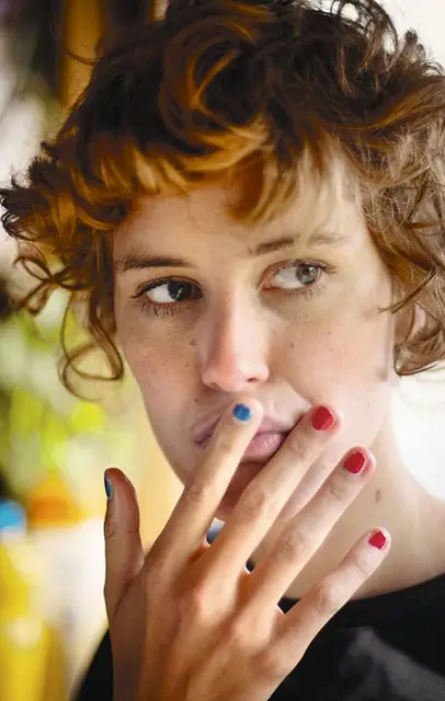 Carla Juri w filmie „Wilgotne miejsca” / Fot. Against Gravity