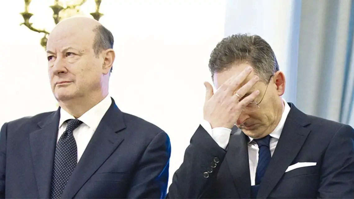 Jacek Rostowski i Bartłomiej Sienkiewicz w Pałacu Prezydenckim, Warszawa, 25 lutego 2013 r. Wkrótce po ujawnionej przez „Wprost” rozmowie Sienkiewicza z prezesem NBP Markiem Belką minister Rostowski został odwołany. / Fot. Bartosz Krupa / EAST NEWS