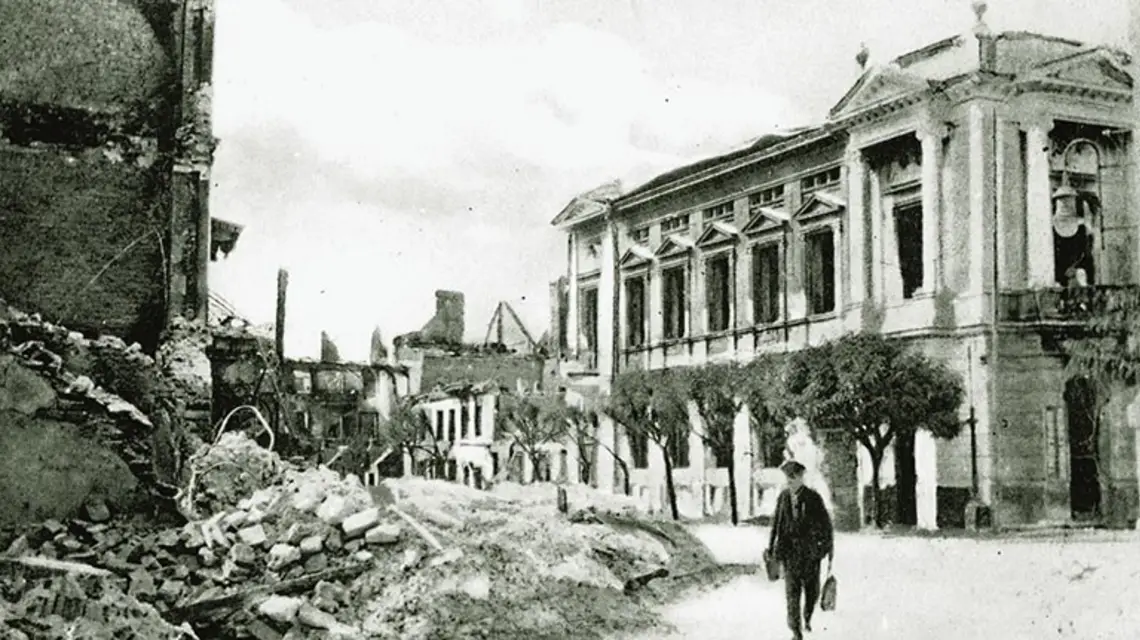 Zrujnowany kaliski rynek z ratuszem w 1914 r. / Fot. Archiwum Państwowe w Kaliszu