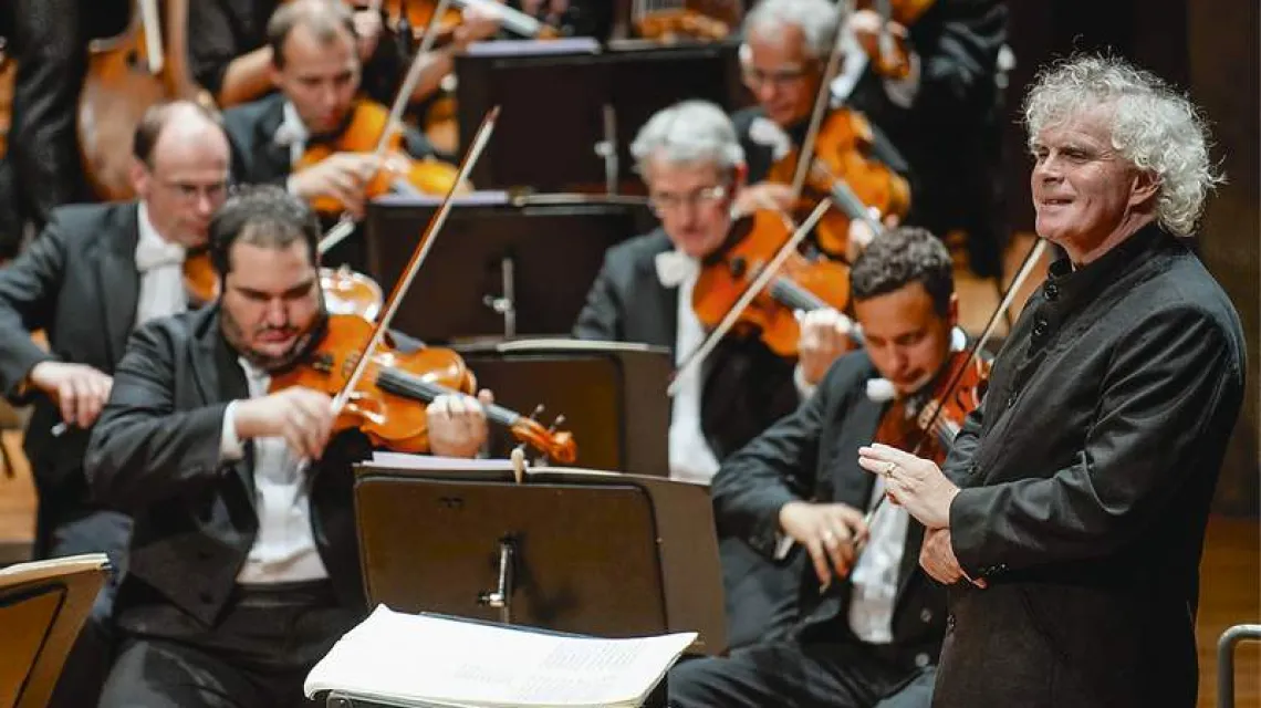 Sir Simon Rattle z Orkiestrą Filharmonii Berlińskiej / Fot. Berliner Festspiele