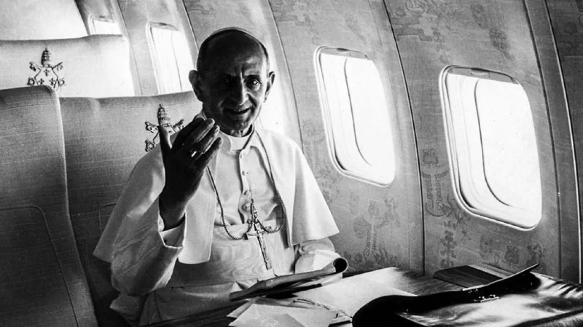Papież Paweł VI w podróży / Fot. AP / EAST NEWS