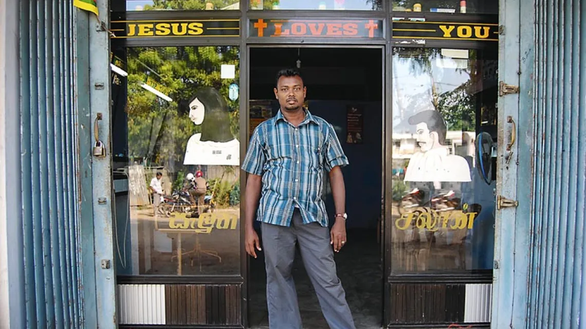 Tamilski katolik z Vavuniji. Sri Lanka, 2009 r. / Fot. Andrzej Meller