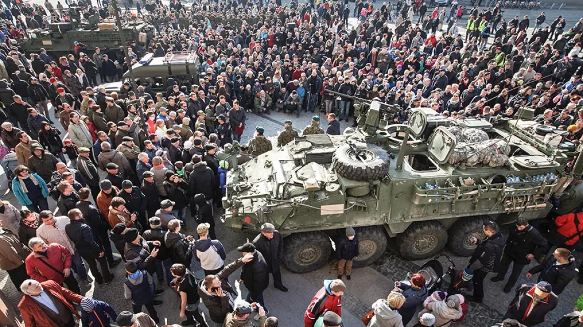 Amerykańscy żołnierze 2. Pułku Kawalerii w drodze przez Polskę w ramach operacji „Rajd Dragonów”. Białystok, 24 marca 2015 r. / Fot. Artur Reszko / PAP