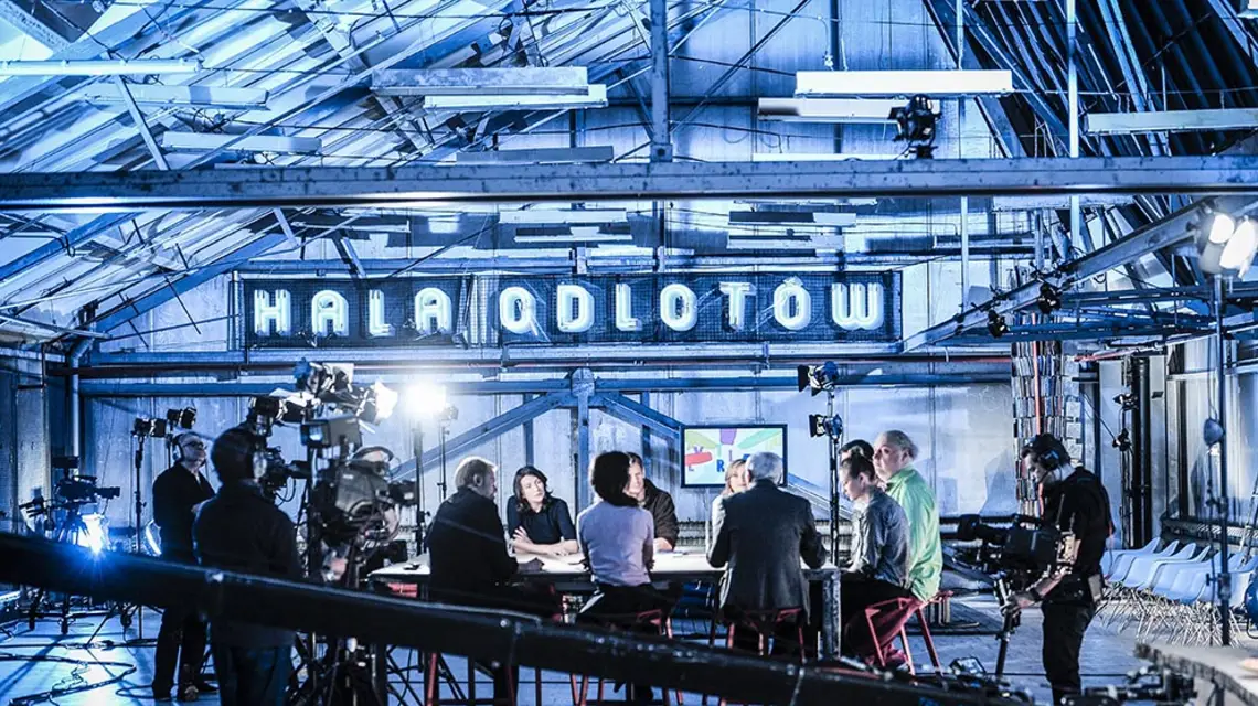 Na planie „Hali odlotów” – flagowego programu TVP Kultura, kwiecień 2014 r. / Fot. Wojciech Olszanka / EAST NEWS