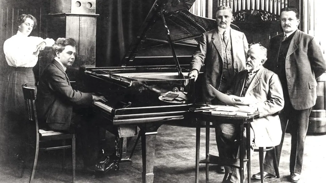 Podczas sesji nagraniowej rolek pianolowych Welte, Freiburg, 1906 r. / Fot. The International Piano Archives, University of Maryland