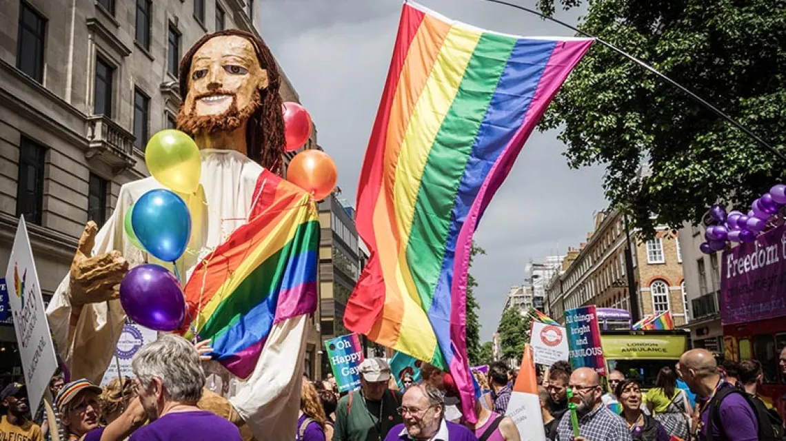 Katolicy podczas Pride Festival, dorocznej imprezy brytyjskiego środowiska LGBT, Londyn, czerwiec 2014 r. / Fot. CITIZENSIDE / GUY CORBISHLEY / AFP / EAST NEWS