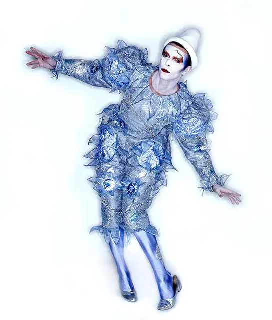 Kostium z wideo „Ashes to Ashes”, 1980 r. / Fot. Brian Duffy / DUFFY ARCHIVE & THE DAVID BOWIE ARCHIVE 