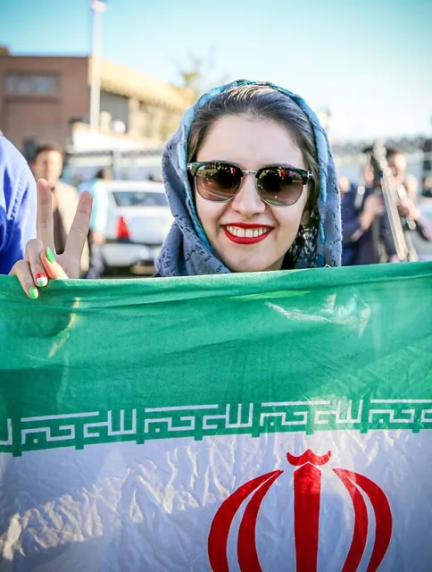 Radość na ulicach Teheranu po ogłoszeniu wstępnego porozumienia w sprawie irańskiego programu atomowego, 3 kwietnia 2015 r.  / Fot. Fatemeh Bahrami / GETTY IMAGES
