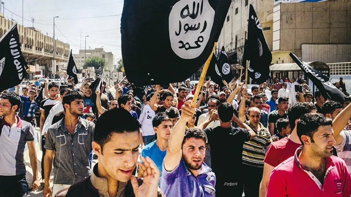 Początki Państwa Islamskiego: dżihadyści wkraczają do Mosulu, czerwiec 2014 r. / Fot. AP / EAST NEWS