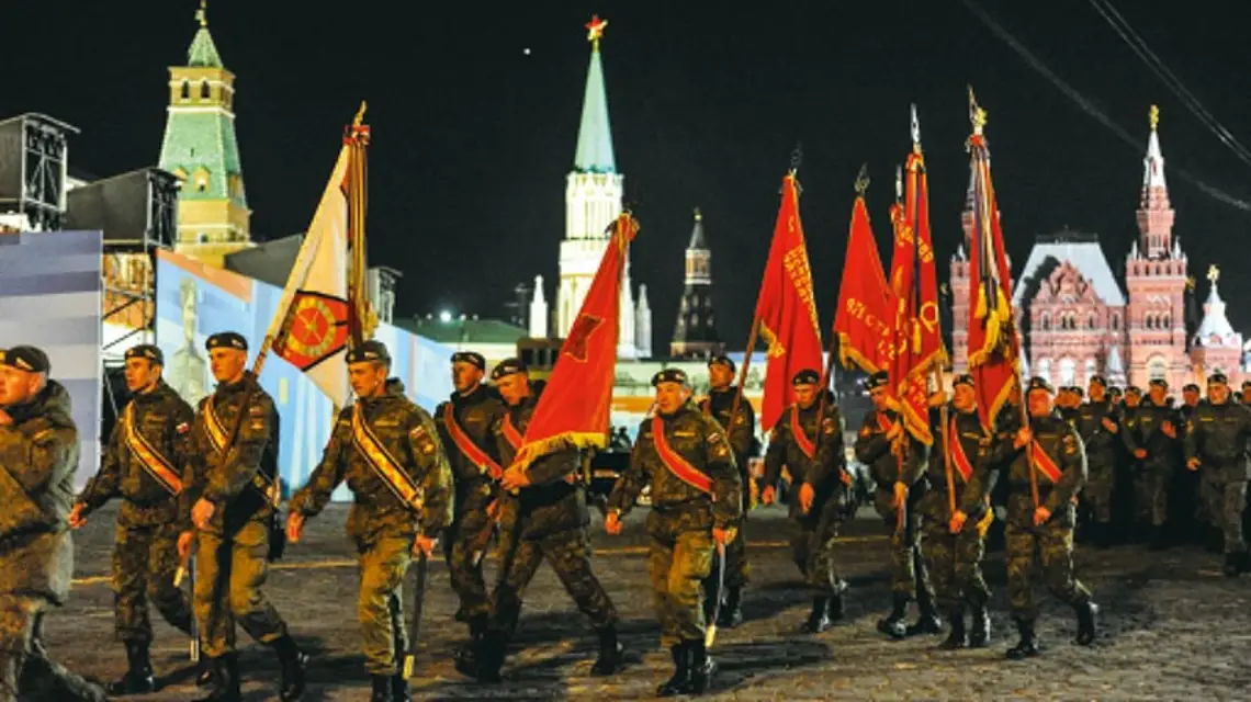 Próba generalna przed wojskową defiladą z okazji Dnia Zwycięstwa. Moskwa, maj 2015 r. / Fot. Wojtek Laski / EAST NEWS