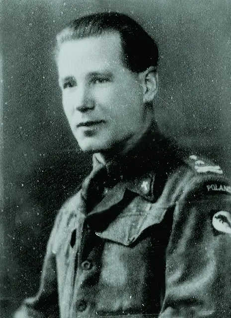 O. Jan Wojciechowski w mundurze kapelana Polskich Sił Zbrojnych na Zachodzie, zdjęcie z lat 1945-47. / Fot. Archiwum IPN