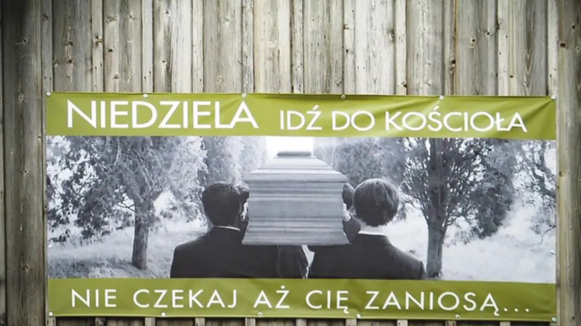 Banner na kościele w Lgocie Wielkiej / Fot. Wojciech Bojdo / radiolodz.pl