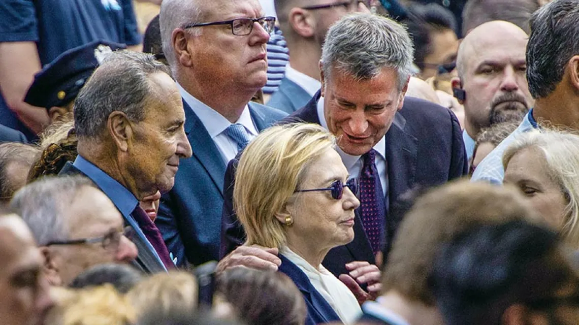 Hillary Clinton tuż przed rozpoczęciem nowojorskich obchodów / Fot. Brendan Smialowski / AFP / EAST NEWS